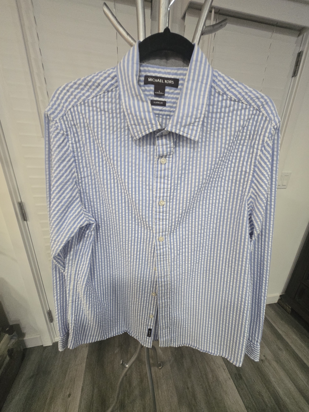Michael Kors Men's Blue and White Seersucker Stripe Shirt
